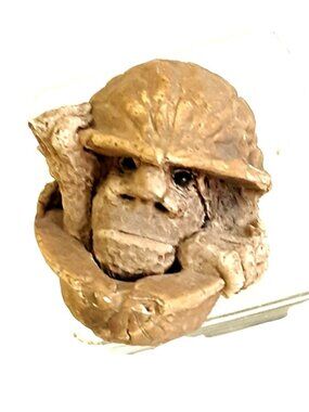 Clare craft disc world Nutcase men walnut figurines England Fantasy Troll